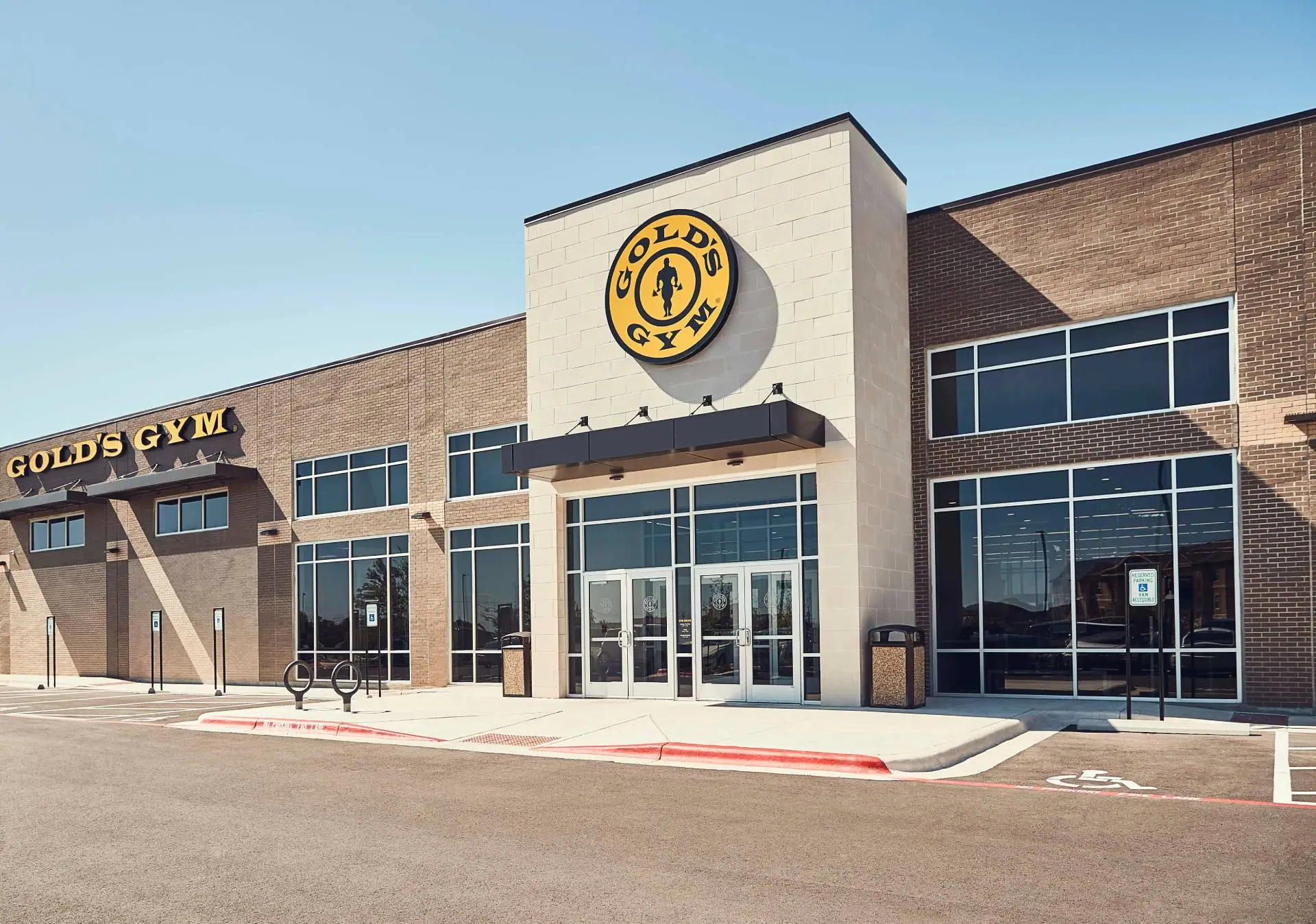 Gold’s Gym