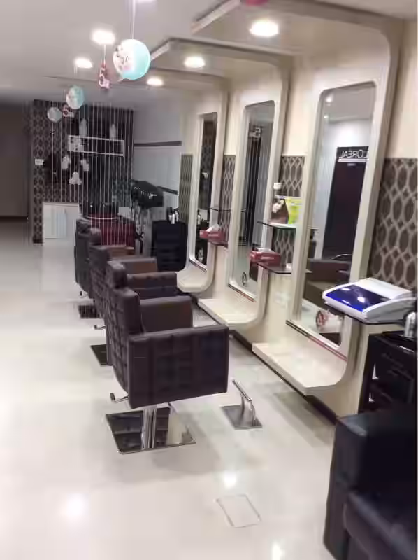 Green Trends Unisex Salon – Lakshmipuram