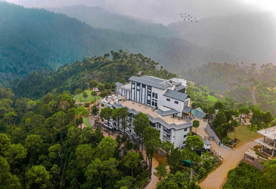 WelcomHeritage Parv Vilas Resort & Spa, Kasauli Hills